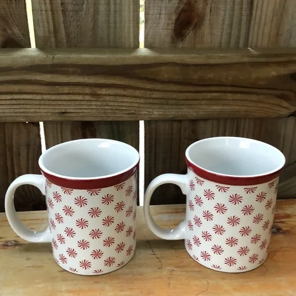 Pair of Large 20oz DesignPac Holiday Sweet Shoppe Peppermint Candy Coffee Mugs